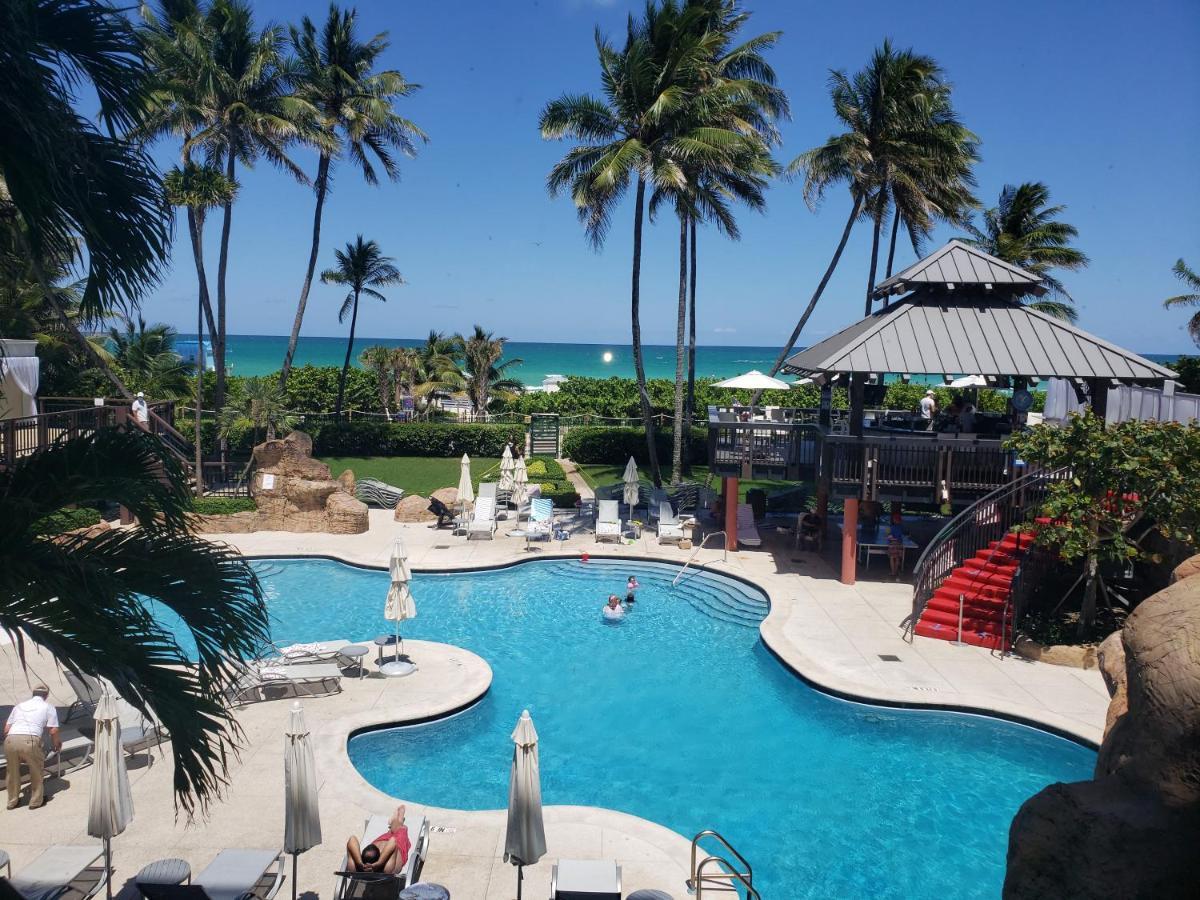 2 Bedroom 2 Bath Beachfront Condo On Miami Beach Millionaire Row Bagian luar foto