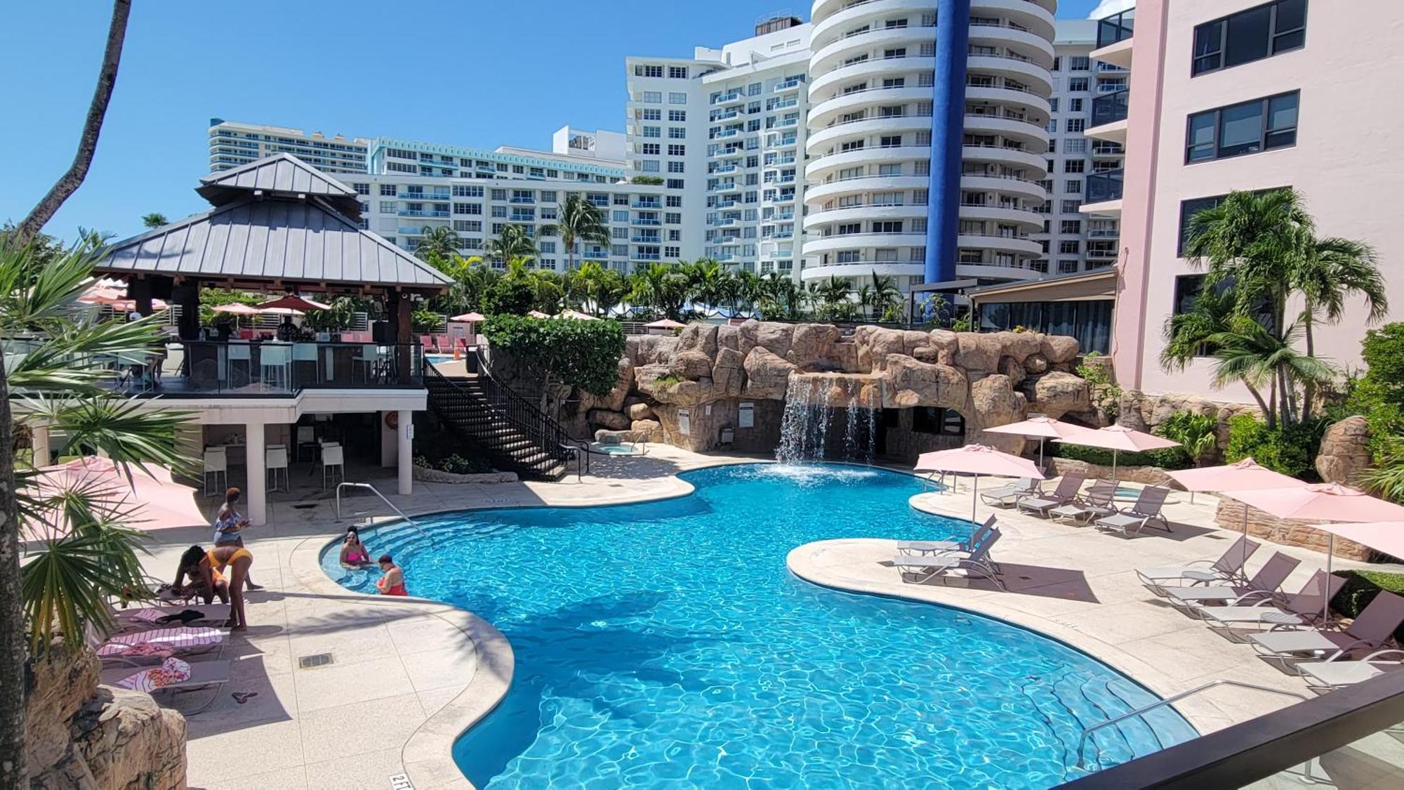 2 Bedroom 2 Bath Beachfront Condo On Miami Beach Millionaire Row Bagian luar foto
