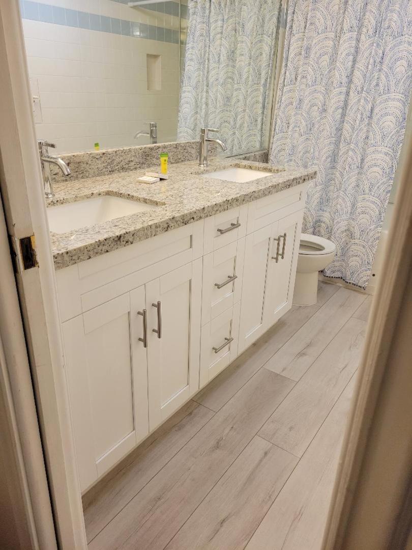 2 Bedroom 2 Bath Beachfront Condo On Miami Beach Millionaire Row Bagian luar foto