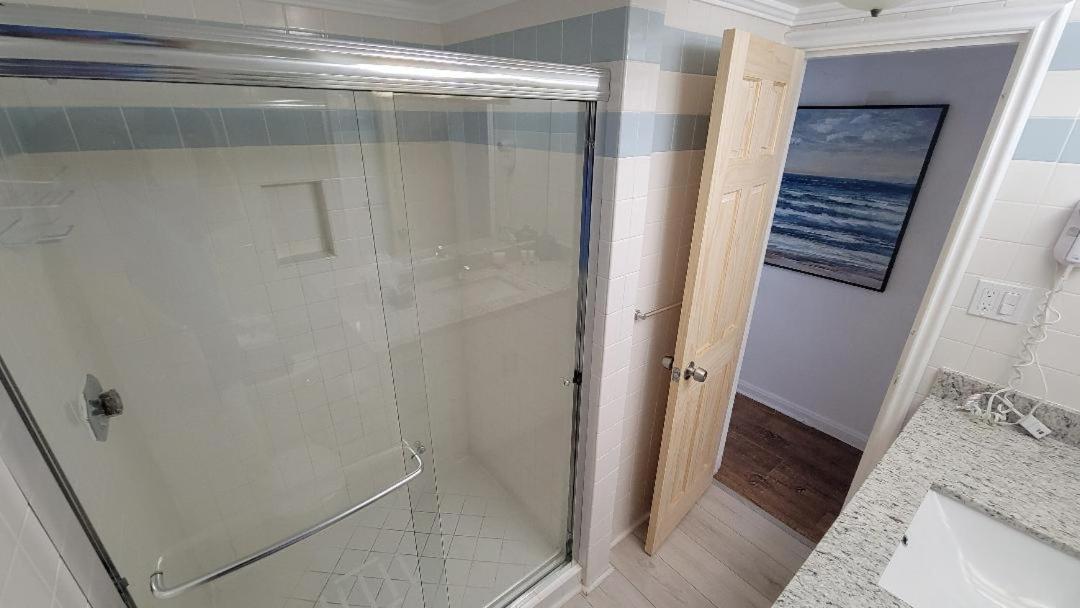 2 Bedroom 2 Bath Beachfront Condo On Miami Beach Millionaire Row Bagian luar foto