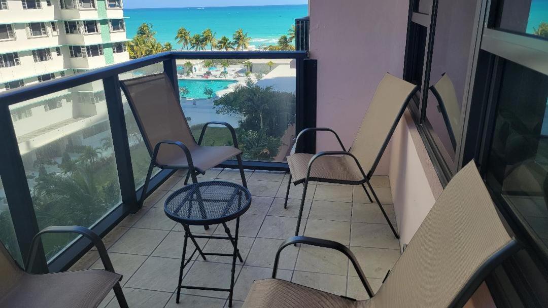 2 Bedroom 2 Bath Beachfront Condo On Miami Beach Millionaire Row Bagian luar foto