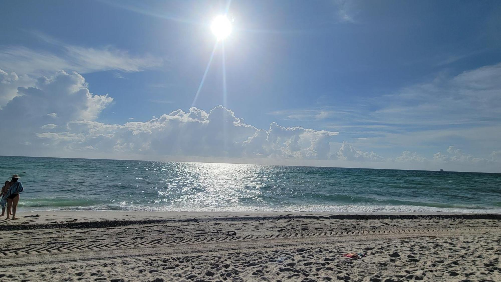 2 Bedroom 2 Bath Beachfront Condo On Miami Beach Millionaire Row Bagian luar foto