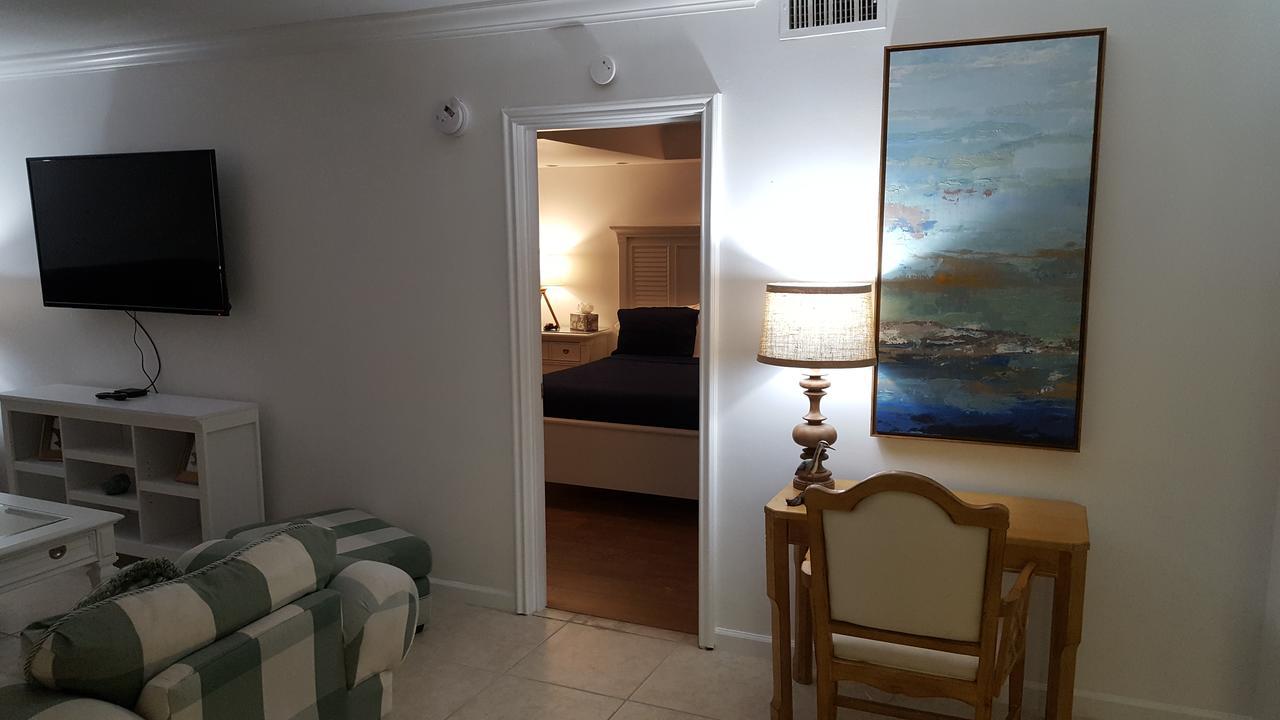 2 Bedroom 2 Bath Beachfront Condo On Miami Beach Millionaire Row Bagian luar foto