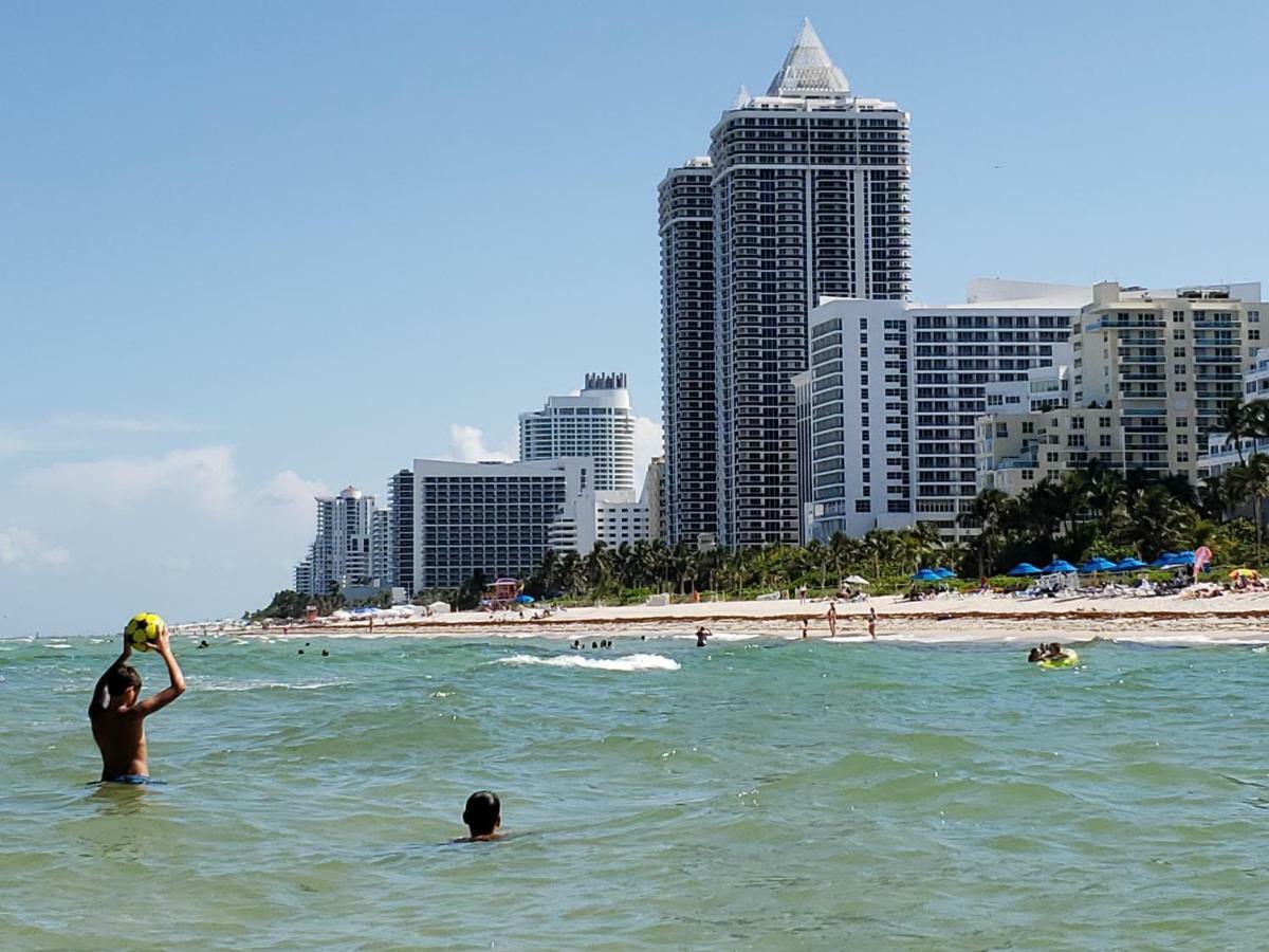 2 Bedroom 2 Bath Beachfront Condo On Miami Beach Millionaire Row Bagian luar foto