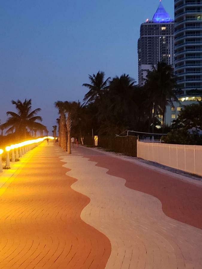 2 Bedroom 2 Bath Beachfront Condo On Miami Beach Millionaire Row Bagian luar foto