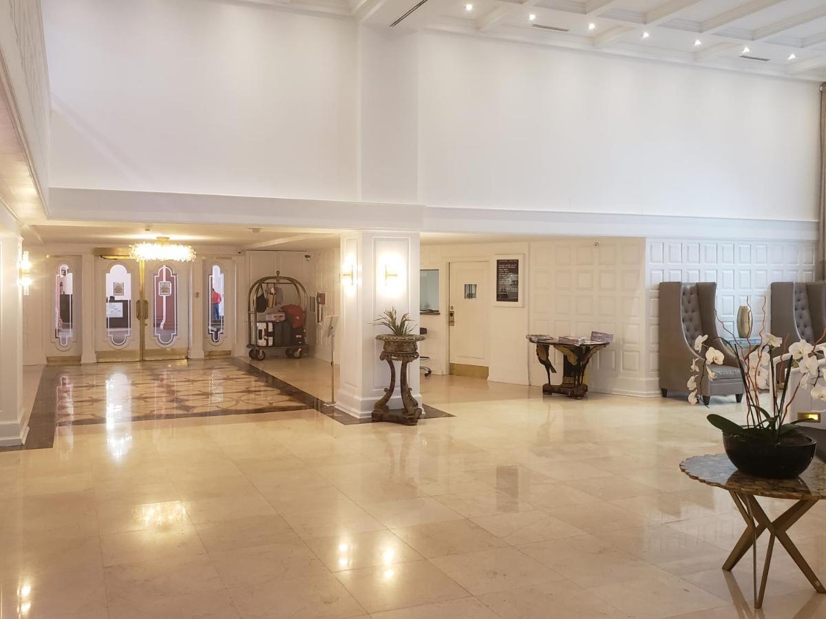 2 Bedroom 2 Bath Beachfront Condo On Miami Beach Millionaire Row Bagian luar foto