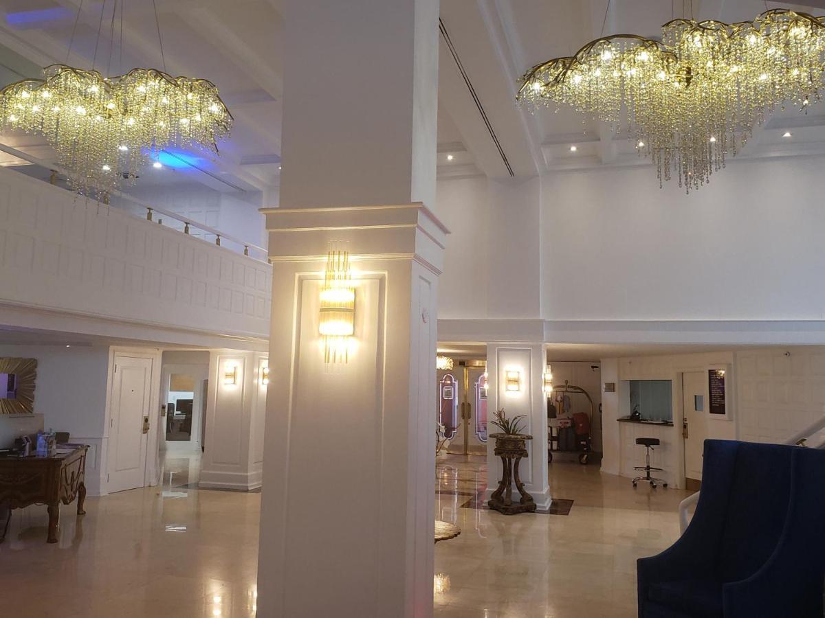2 Bedroom 2 Bath Beachfront Condo On Miami Beach Millionaire Row Bagian luar foto